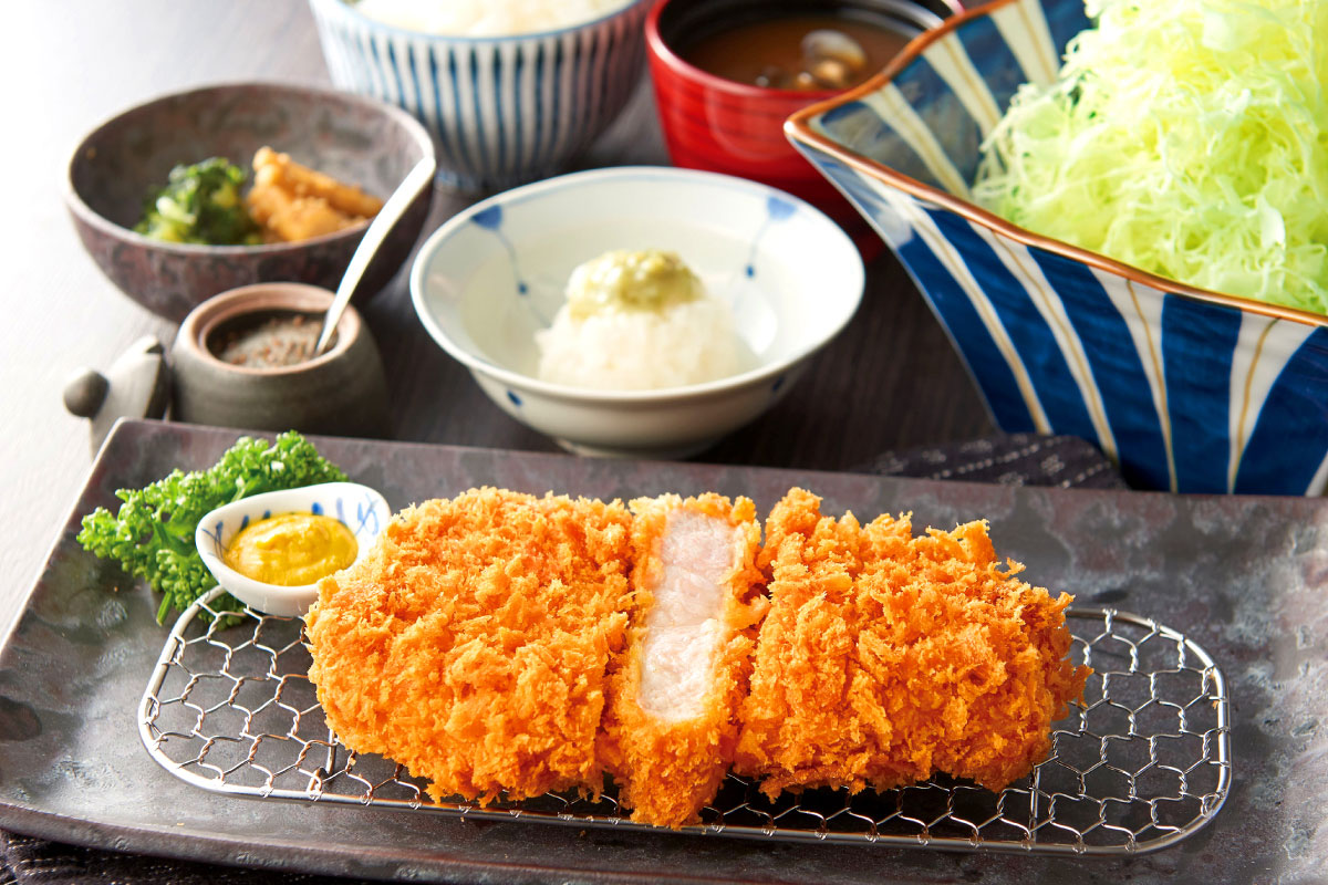 とんかつ 恵亭