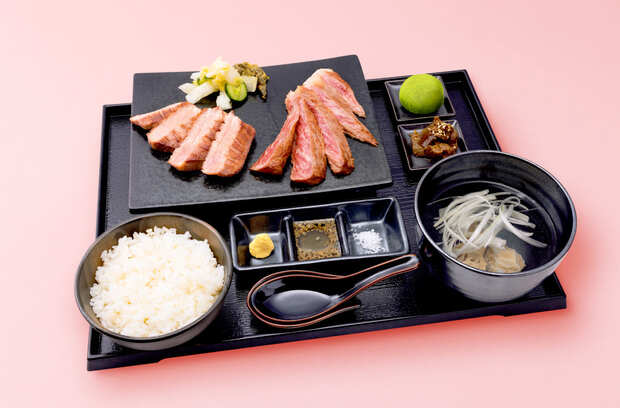 牛たん炭焼 利久